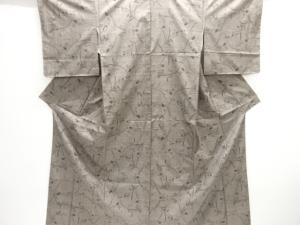 唐花模様織り出し本場泥大島紬着物(9マルキ)